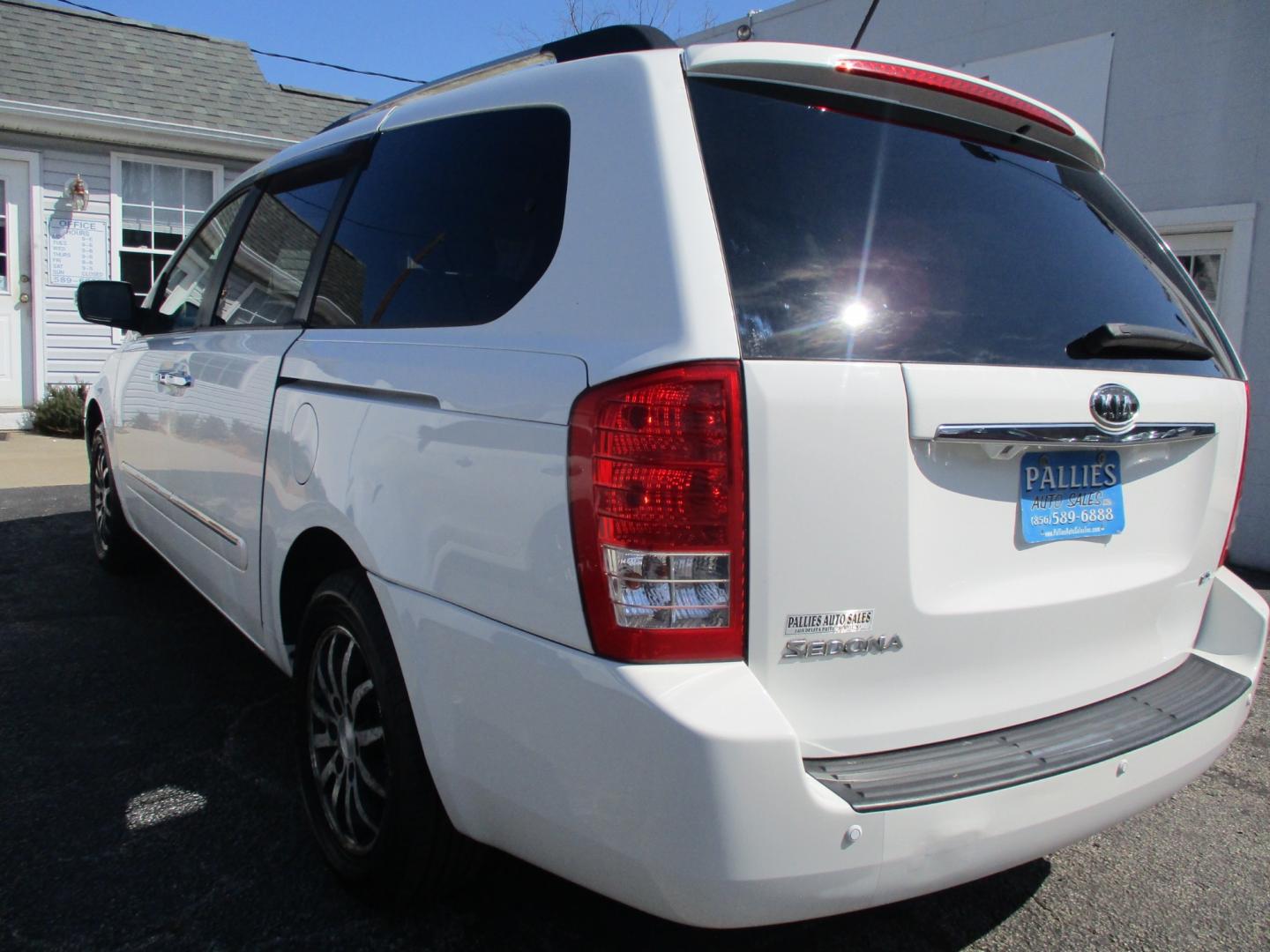 2012 WHITE Kia Sedona (KNDMH4C75C6) with an 3.8L L4 DOHC 24V engine, AUTOMATIC transmission, located at 540a Delsea Drive, Sewell, NJ, 08080, (856) 589-6888, 39.752560, -75.111206 - Photo#2